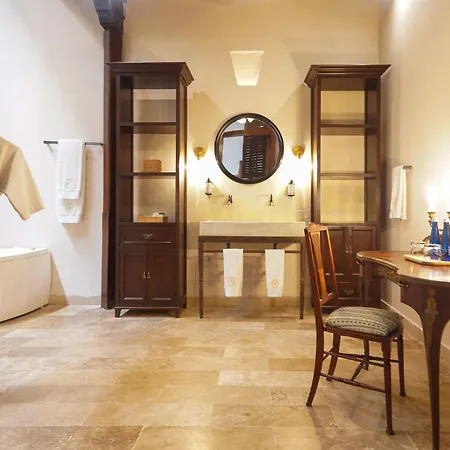 Hotel Boutique Casa Del Arzobispado-3
